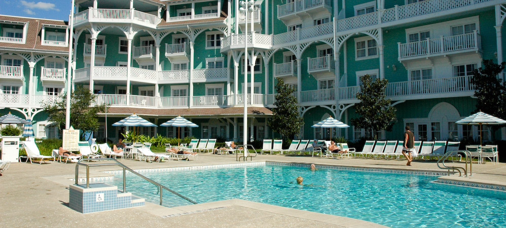 Beach club POOLS
