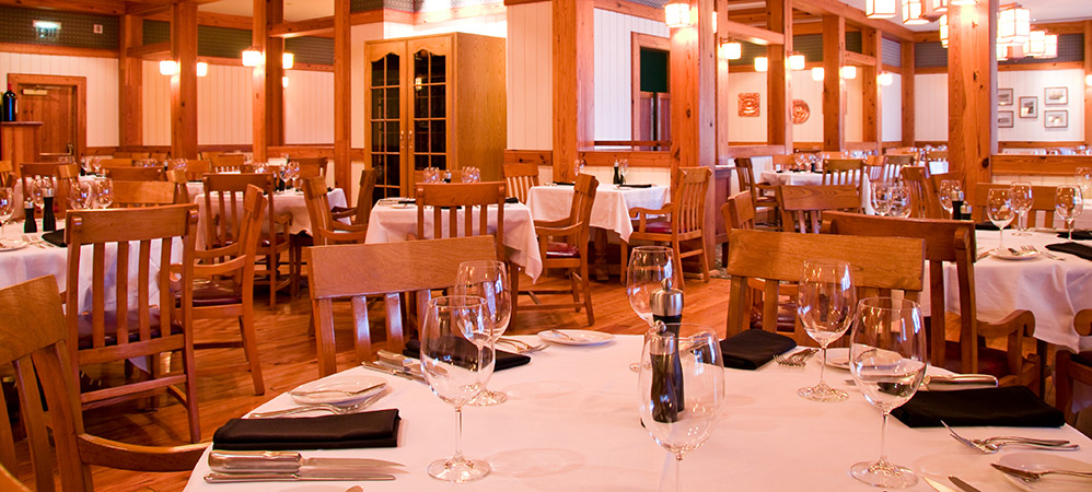 Yacht Club DINING room