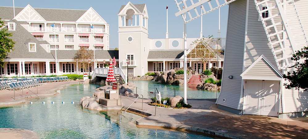 Yacht Club POOL