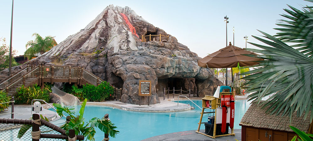 disney-Polynesian-Resort-pool