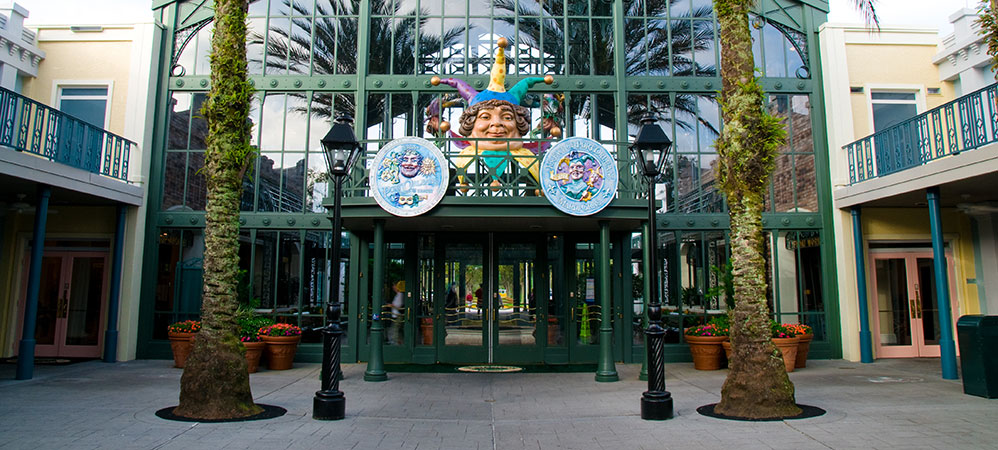 French-Quarter-entrance