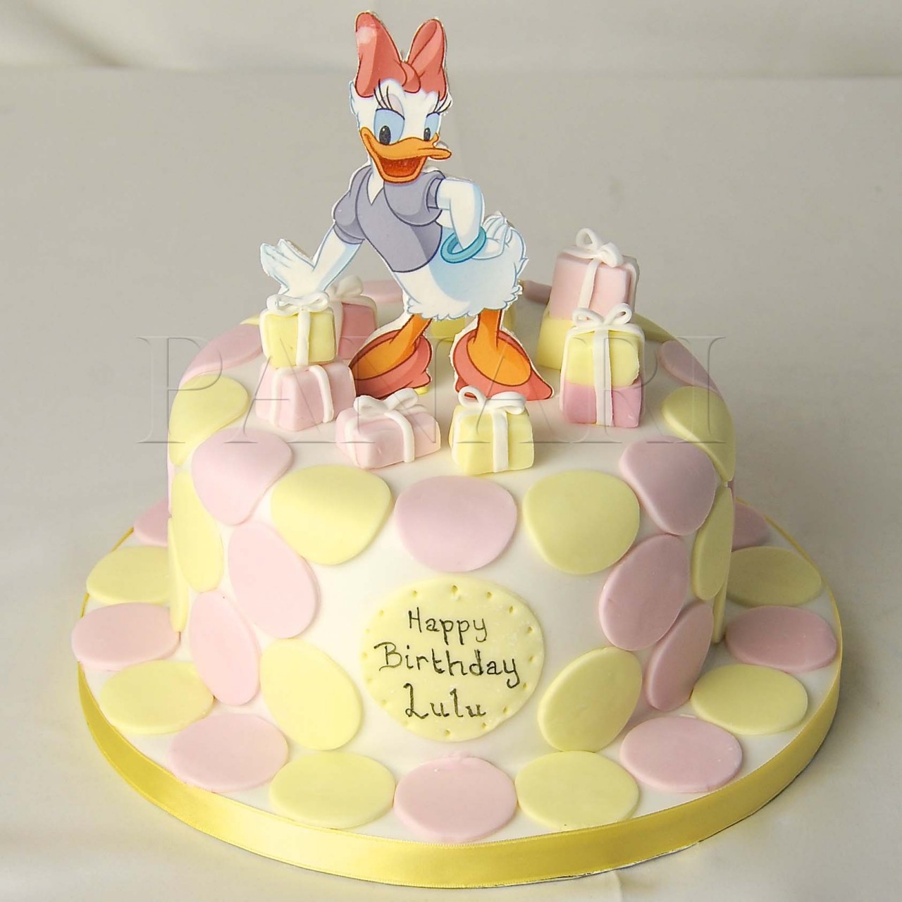 DAISY DUCK cithday cake