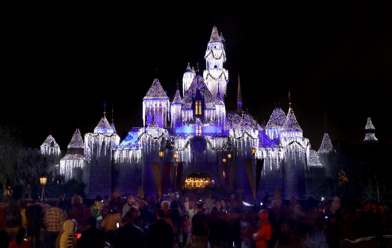 disneyland christmas castle