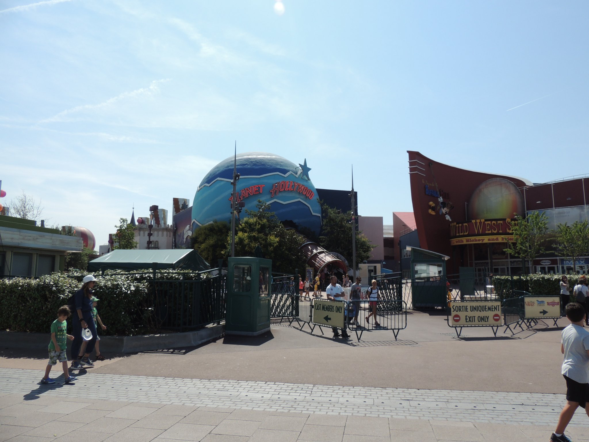 Disneyland planet hollywood
