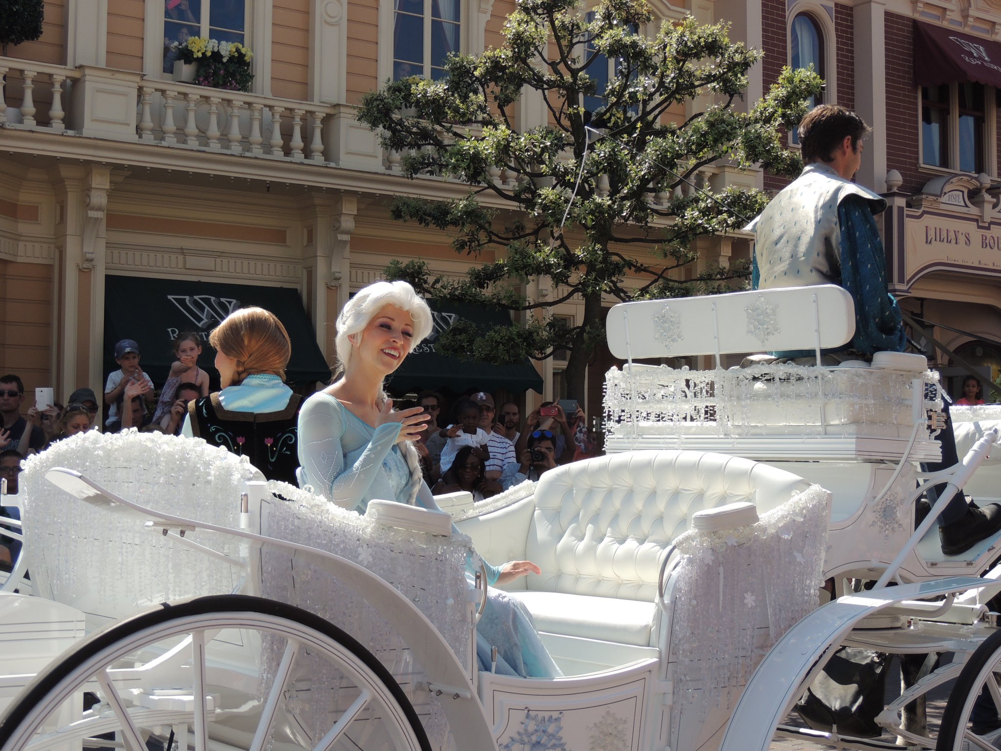 FROZEN Disneyland